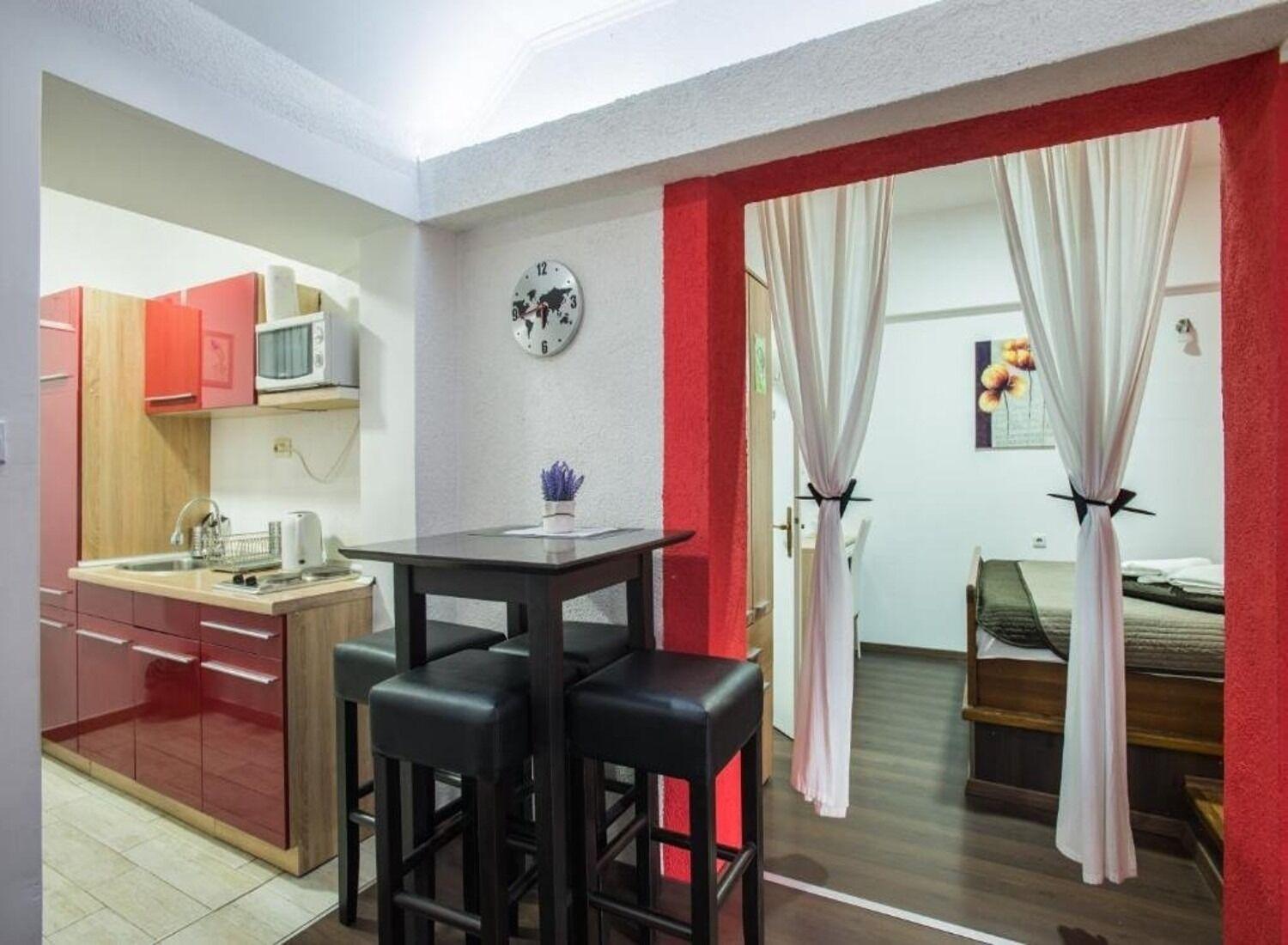 Apartments San - With Pool; Rakovica Ngoại thất bức ảnh